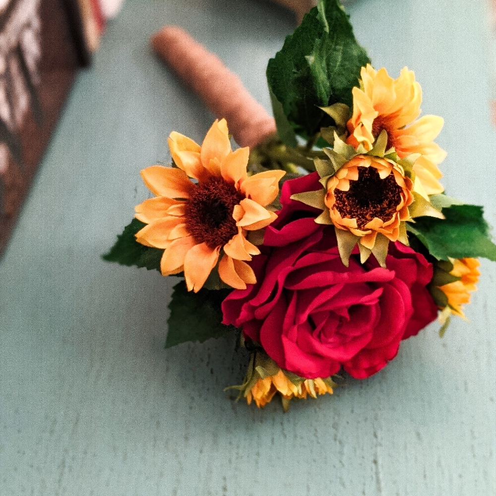 Sunflower & Rose Rustic Burlap Bouquet - Picture 3 of 12